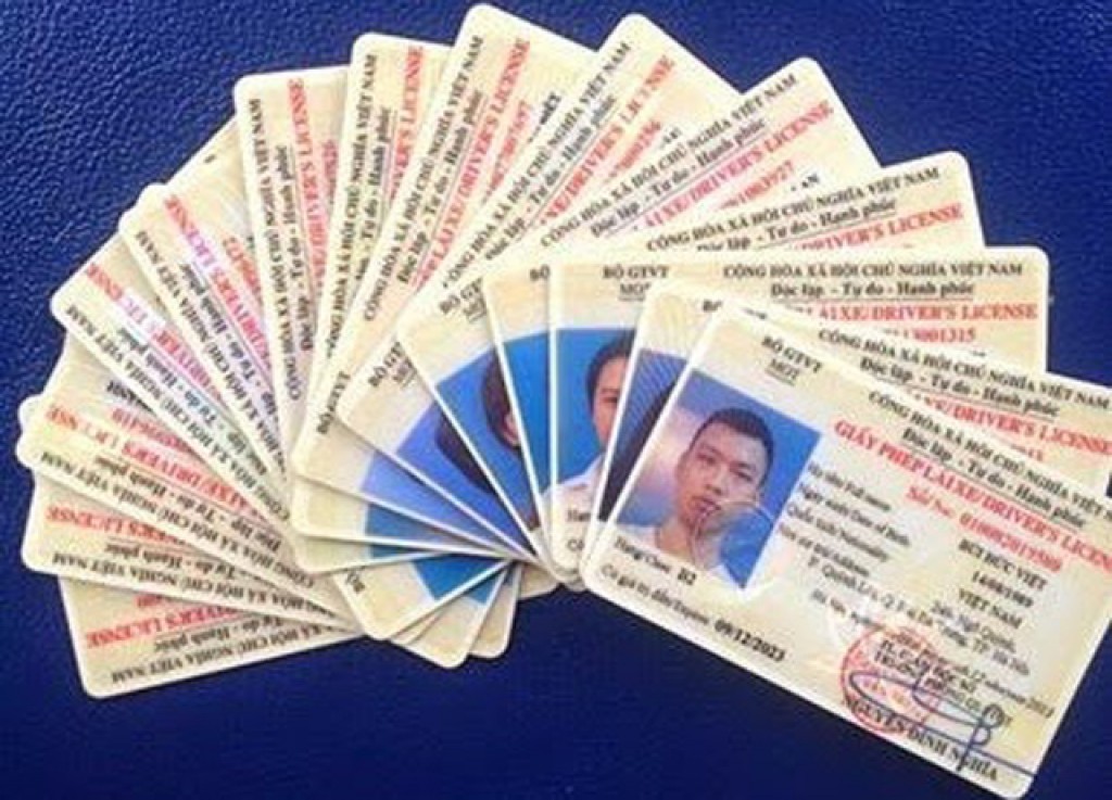 Hà Nội có khoảng 3,5 triệu giấy phép lái xe chưa được chuyển đổi ha noi co khoang 35 trieu giay phep lai xe chua duoc chuyen doi