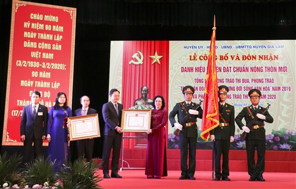 Huyện Gia Lâm đón nhận danh hiệu huyện đạt chuẩn nông thôn mới