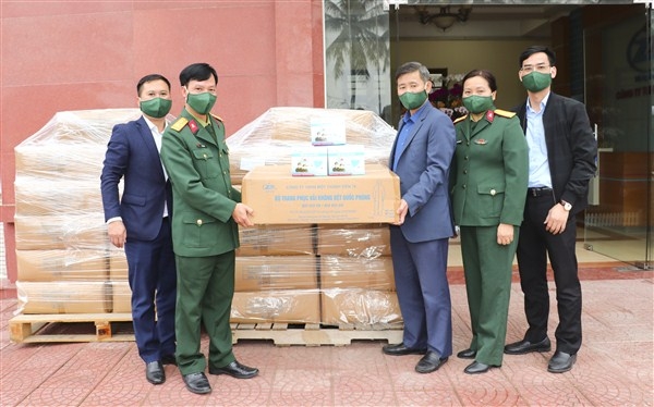 Huyện Gia Lâm tiếp nhận hỗ trợ vật tư y tế phòng chống, dịch Covid- 19 của công ty Z176
