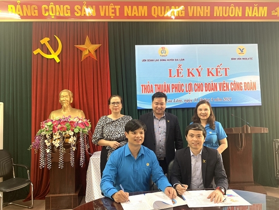 Liên đoàn Lao động huyện Gia Lâm: Ký thỏa thuận hợp tác chăm sóc sức khỏe cho đoàn viên