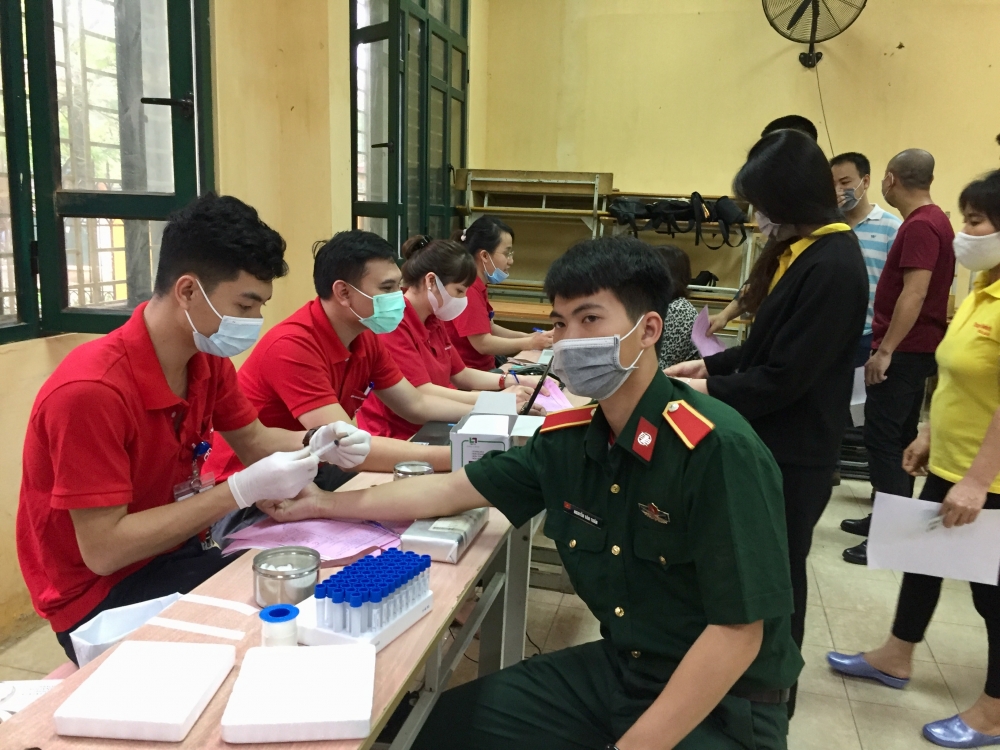 Cán bộ, công nhân viên chức lao động quận Hoàng Mai tích cực hiến máu tình nguyện
