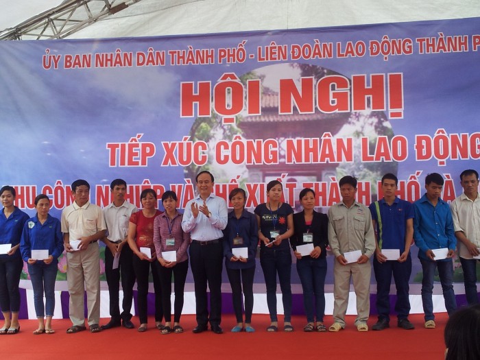 Lãnh đạo thành phố Hà Nội lắng nghe tâm tư, nguyện vọng công nhân