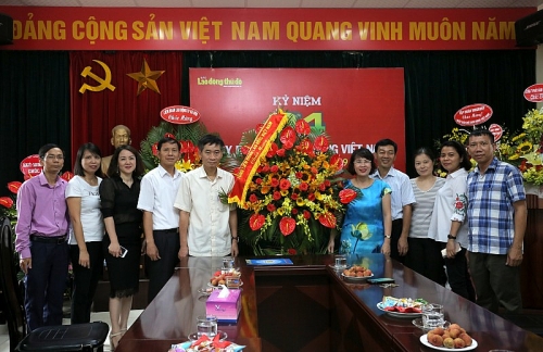 Lãnh đạo Tổng LĐLĐ Việt Nam chúc mừng báo Lao động Thủ đô