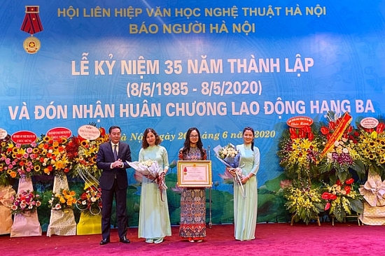 Báo Người Hà Nội kỷ niệm 35 năm thành lập và đón nhận Huân Chương Lao động Hạng Ba