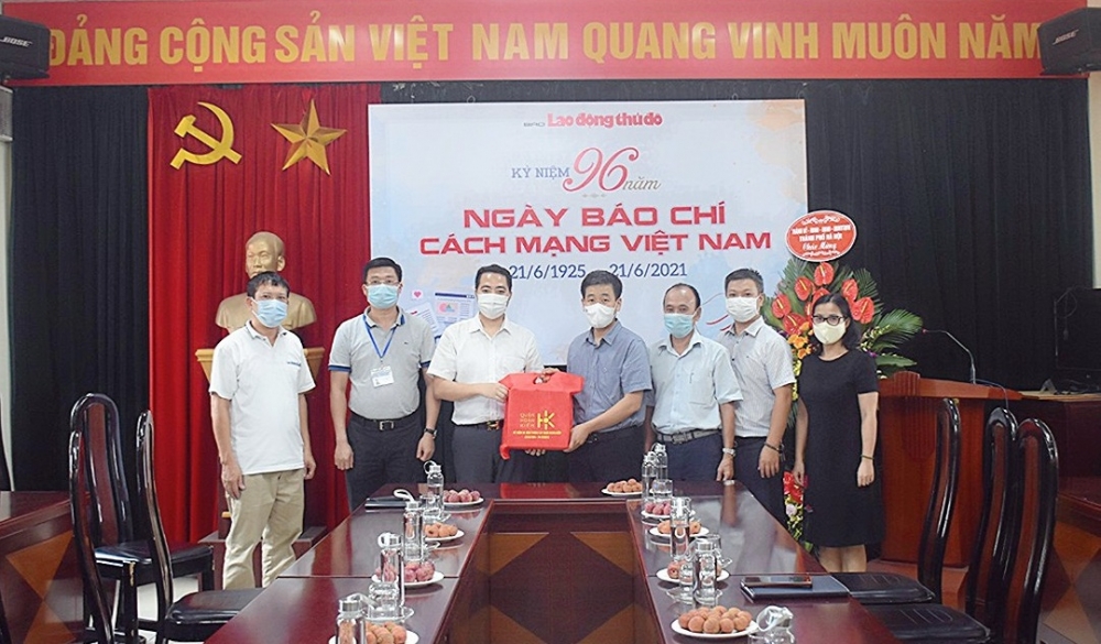 Lãnh đạo Thành ủy Hà Nội chúc mừng báo Lao động Thủ đô nhân kỷ niệm Ngày Báo chí Cách mạng Việt Nam
