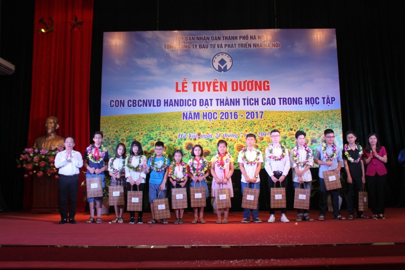 tuyen duong 166 con can bo cnvcld dat thanh tich cao trong hoc tap
