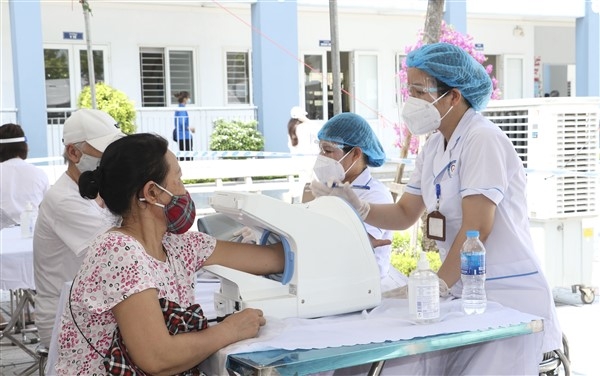 Cụm Bắc Đuống, huyện Gia Lâm huy động tổng lực tiêm vắc xin cho người dân