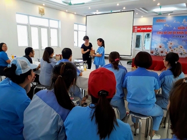 LĐLĐ huyện Gia Lâm: Tuyên truyền pháp luật BHXH, BHYT cho công nhân