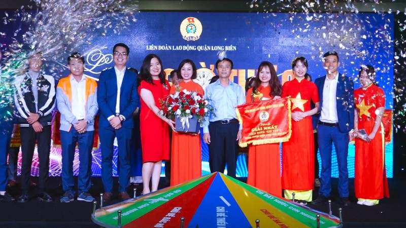 Sôi nổi  liên hoan “Giờ thứ 9” trong CNVCLĐ quận Long Biên