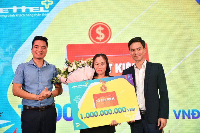 Sử dụng Viettel ++, khách hàng ở Lâm Đồng trúng thưởng 1 tỷ đồng
