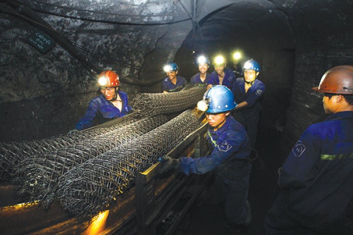 Người NLĐ làm việc khai thác than trong hầm lò được nghỉ hưu từ tuổi 50