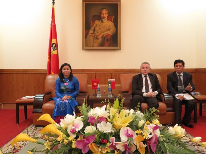 Đoàn đại biểu cao cấp LHCĐ Belarus thăm và làm việc với LĐLĐ Thành phố Hà Nội