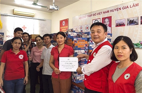 Hội Chữ thập đỏ huyện Gia Lâm tiếp nhận gần 2 tỷ đồng ủng hộ đồng bào miền Trung