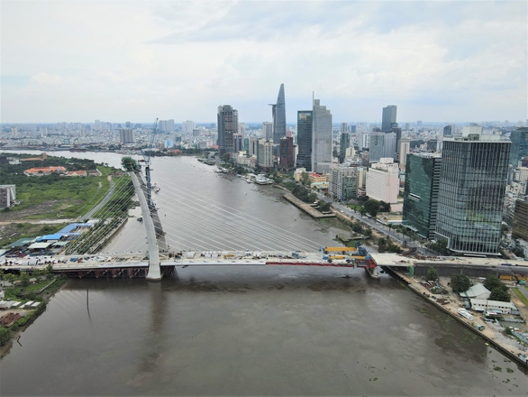 Chính thức hợp long cầu Thủ Thiêm 2, nối hai bờ Đông - Tây Sài Gòn
