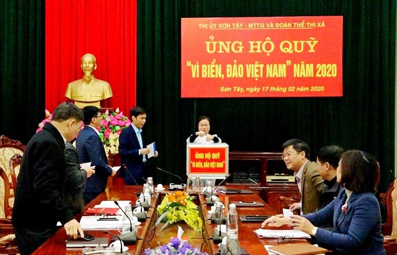son tay phat dong ung ho quy vi bien dao viet nam