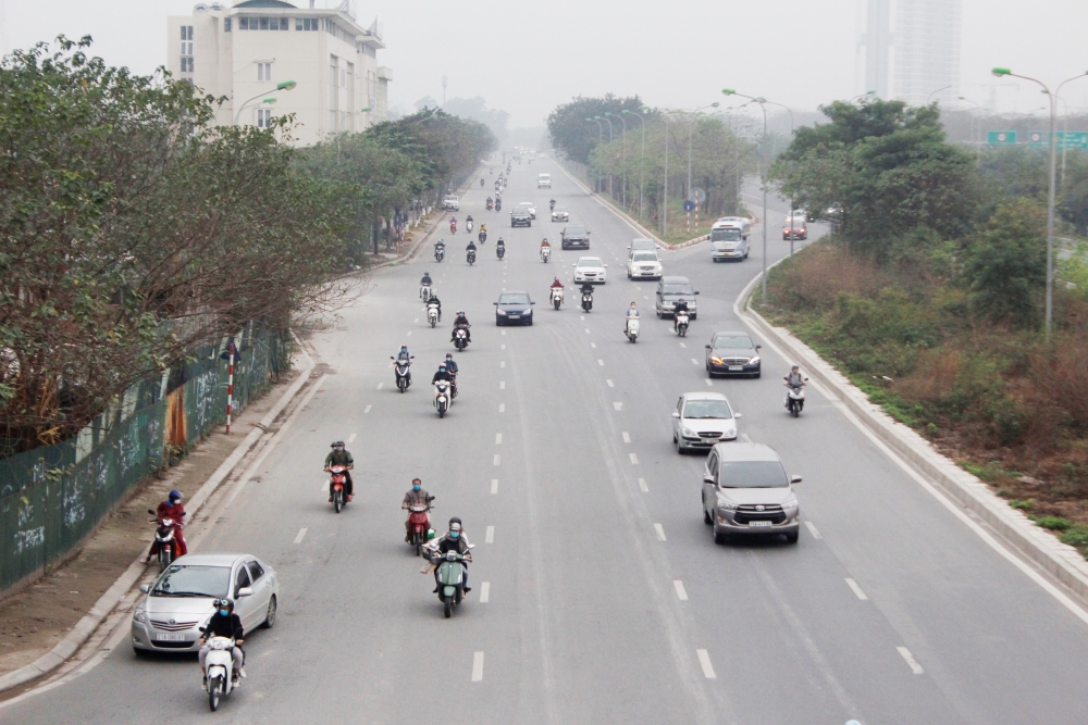 Cuối kỳ nghỉ Tết, người dân đổ về Thủ đô song giao thông vẫn “hạ nhiệt”