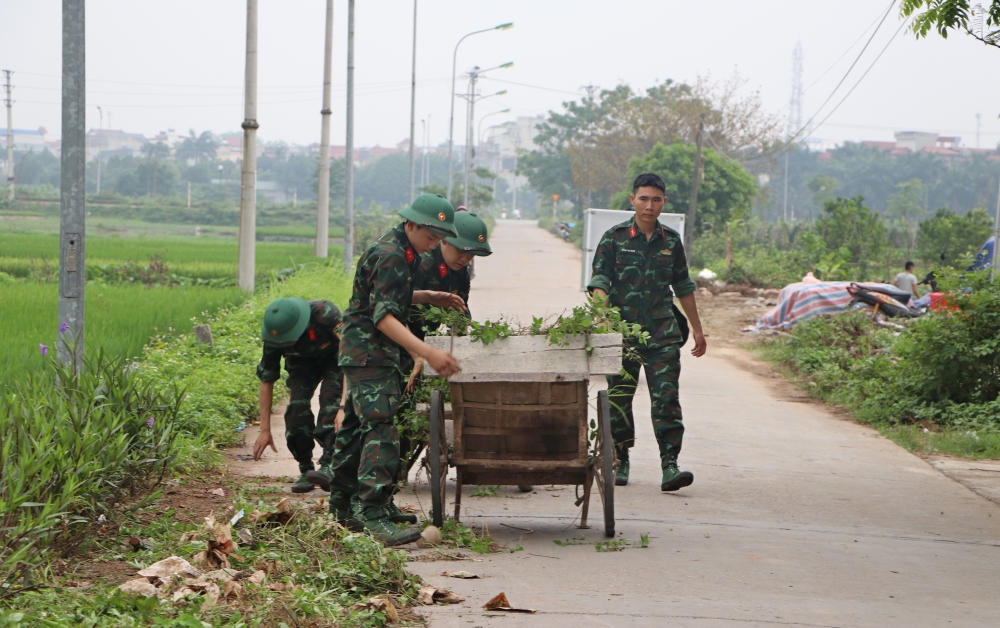 Sơn Tây ra quân vệ sinh môi trường chào mừng bầu cử