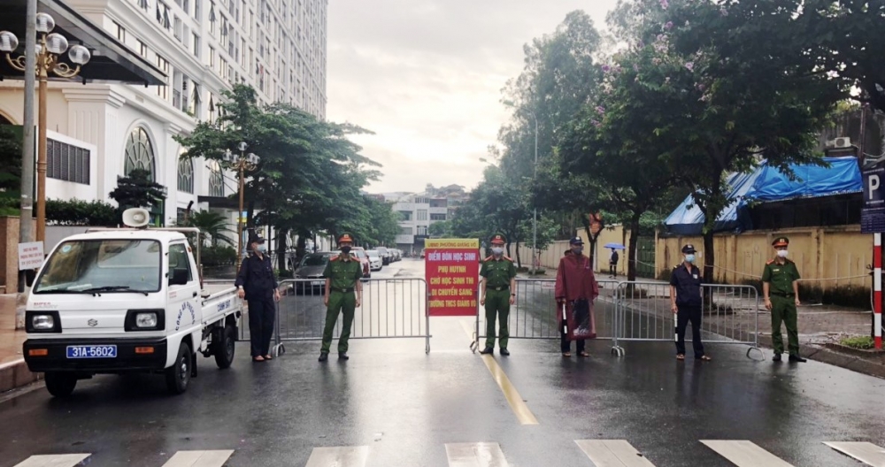 Công an thành phố Hà Nội đồng loạt ra quân đảm bảo an ninh trật tự tại các điểm thi