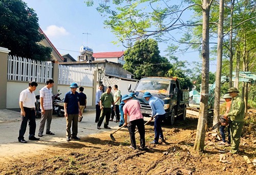 Sơn Tây tăng cường giải tỏa vi phạm trật tự giao thông đô thị