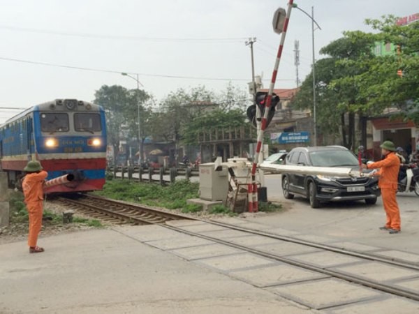 Hà Nội đảm bảo an toàn tại các điểm giao cắt giữa đường bộ và đường sắt