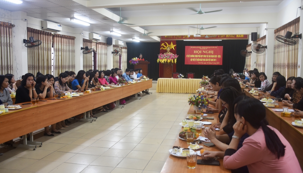 Ký kết phối hợp công tác giữa Liên đoàn Lao động với Phòng Giáo dục và Đào tạo thị xã Sơn Tây