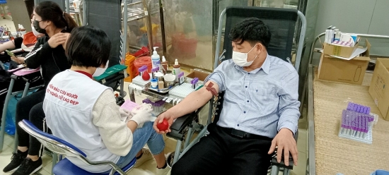 Sôi nổi nghĩa cử hiến máu tình nguyện ở Khánh Thượng