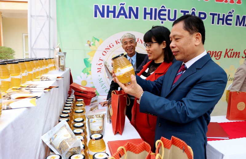 Công bố nhãn hiệu mật ong Kim Sơn