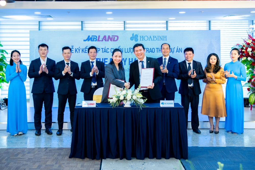 Hòa Bình và MBLand Holdings ký kết hợp đồng hợp tác chiến lược
