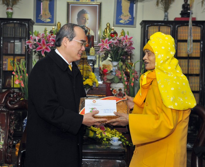 Đồng chí Nguyễn Thiện Nhân chúc tết Pháp chủ Giáo hội Phật giáo Việt Nam