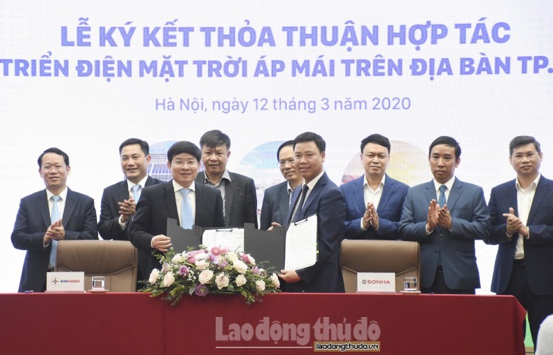 EVN Hà Nội và Tập đoàn Sơn Hà: Ký kết thỏa thuận hợp tác phát triển điện mặt trời áp mái