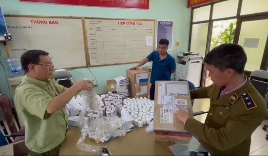 Gần 300.000 dược phẩm Hàn Quốc không rõ nguồn gốc đi ra từ Nội Bài bị thu giữ