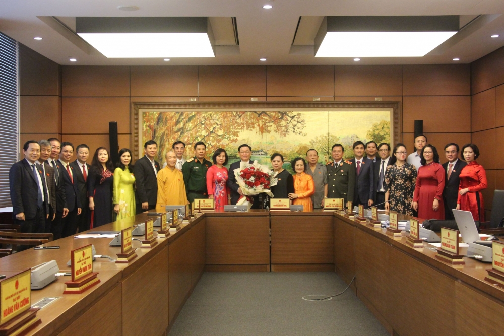 Đoàn đại biểu thành phố Hà Nội chúc mừng tân Chủ tịch Quốc hội Vương Đình Huệ