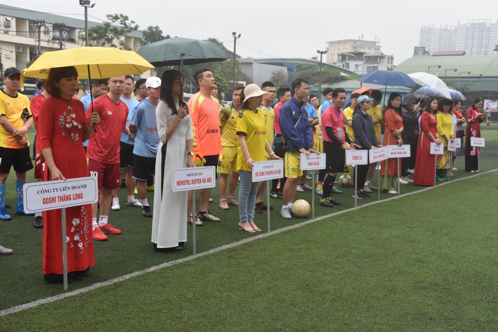 230 vận động viên tham gia Giải bóng đá và kéo co ngành Công Thương Hà Nội