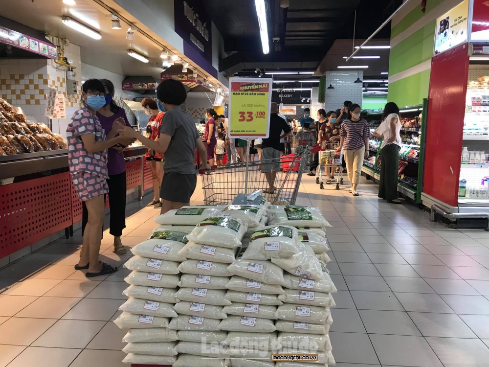 Hà Nội: Hàng hóa dồi dào, không có hiện tượng người dân đổ xô tích trữ thực phẩm