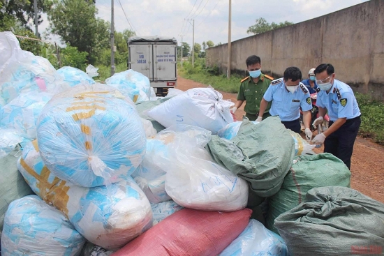 Đồng Nai: Phát hiện hơn 1 tấn khẩu trang lỗi được tái chế để tiêu thụ
