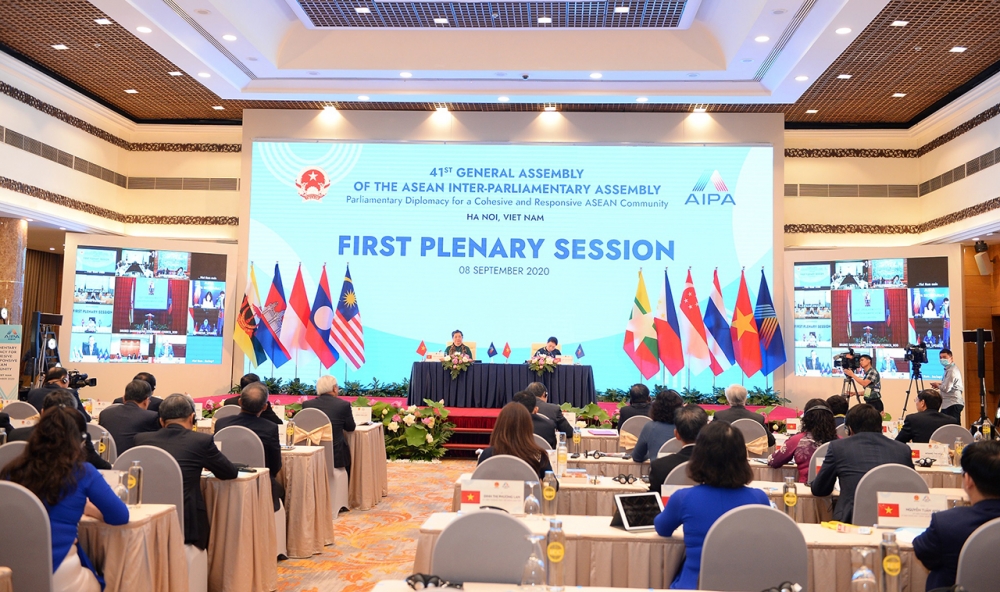 ASEAN và AIPA kề vai sát cánh, giúp đỡ nhau vượt khó
