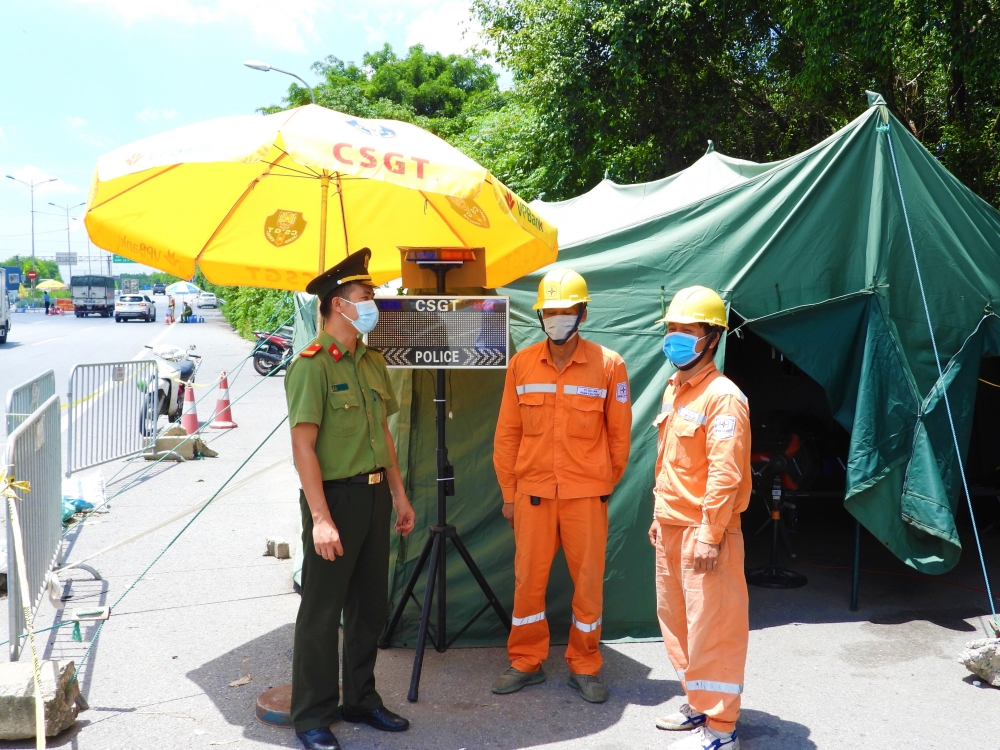 EVN Hà Nội đảm bảo cung ứng điện phục vụ tại các chốt phòng, chống dịch