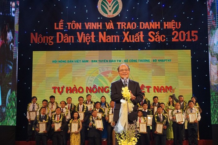 Vinh danh 63 nông dân Việt Nam xuất sắc 2015