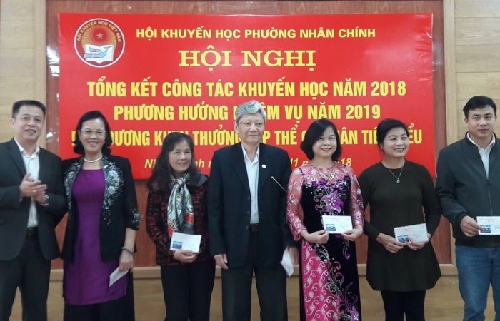 Phường Nhân Chính: Biểu dương các điển hình tiêu biểu trong công tác khuyến học