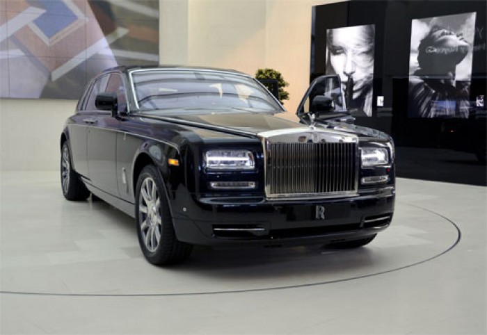 Tìm hiểu bí quyết Rolls-Royce bán xe siêu sang