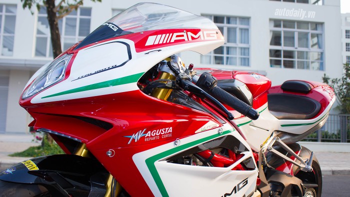 Cận cảnh “siêu phẩm đường phố” MV Agusta F4 RC tại Việt Nam