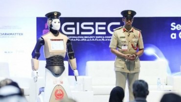 Dubai đưa cảnh sát Robot vào làm nhiệm vụ