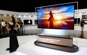 LG ra mắt TV OLED Signature W siêu mỏng chỉ 2,57mm