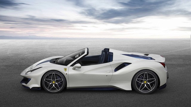 Ferrari ra mắt siêu xe mui trần 488 Pista Spider tại lễ hội xe hơi Pebble Beach