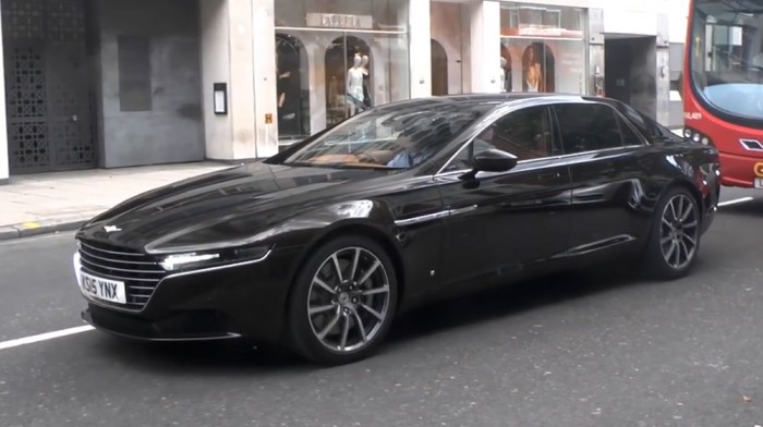 Xe triệu đô Aston Martin Lagonda lần đầu lăn bánh