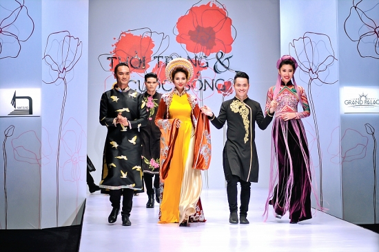 Áo dài Việt Nam vượt qua giá trị thời trang