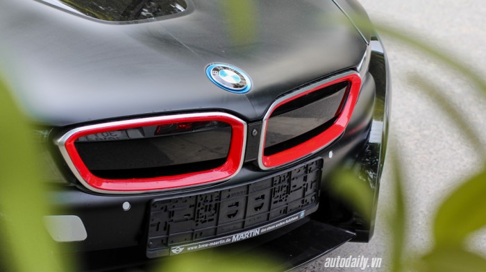 Ngây ngất trước vẻ đẹp của BMW i8 đen mờ tại Hà Nội
