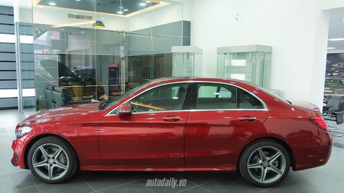 Cận cảnh “hàng hot” Mercedes C300 AMG 2015 tại Việt Nam