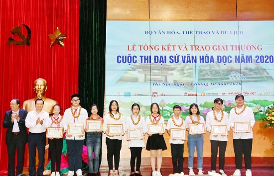 Phát triển văn hóa đọc trong cộng đồng: Từng bước nâng tầm trí tuệ Việt