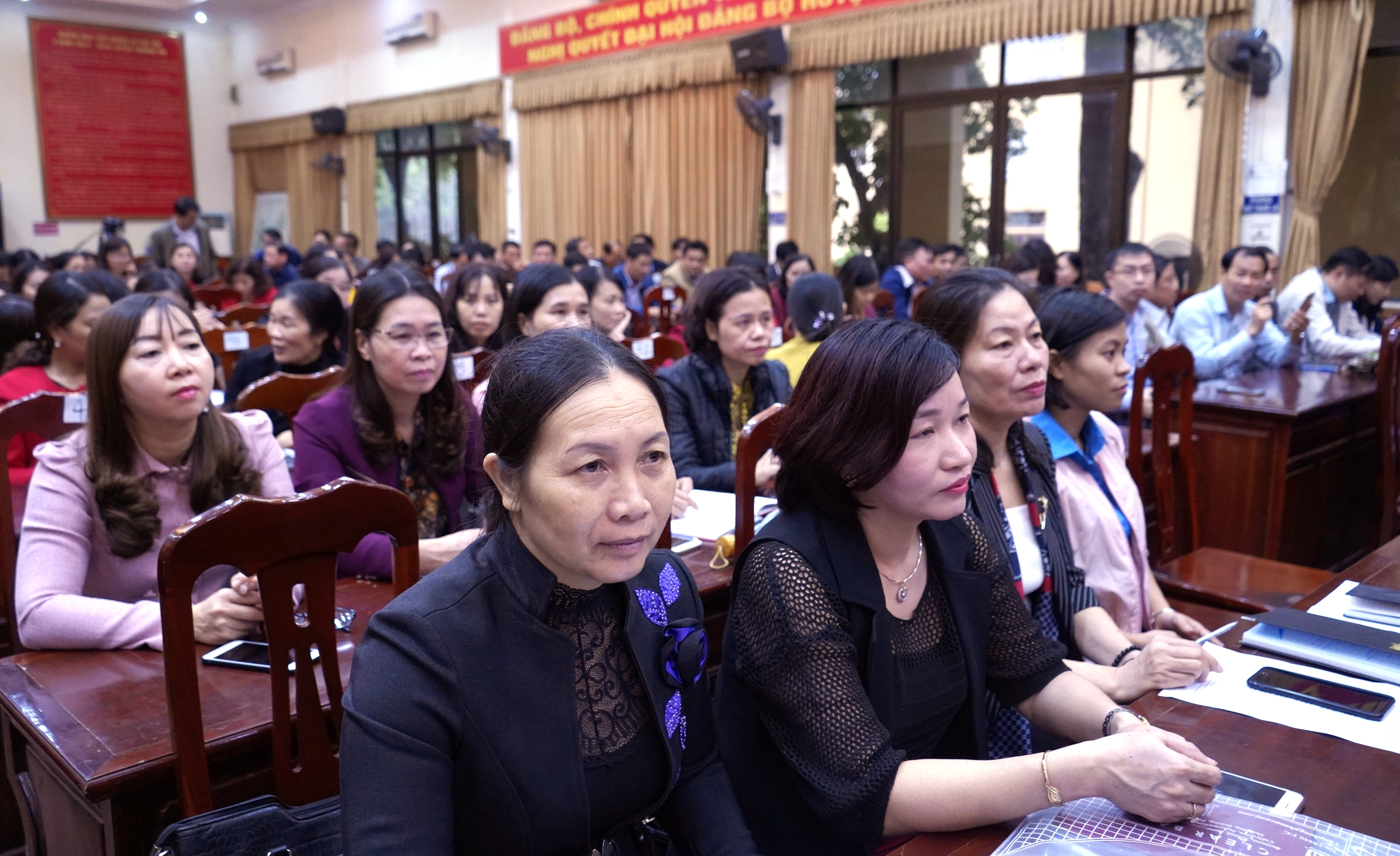 Trực tuyến hình ảnh: Giải đáp những thắc mắc về chính sách liên quan đến người lao động